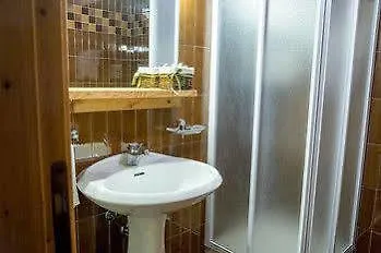 Des Alpes Aparthotel 3*