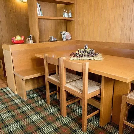 Des Alpes Aparthotel 3*