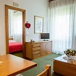 アパートホテル Des Alpes 3*