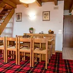 アパートホテル Des Alpes アジアーゴ