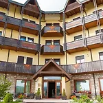 アパートホテル Des Alpes 3*