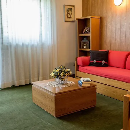 Des Alpes Aparthotel 3*